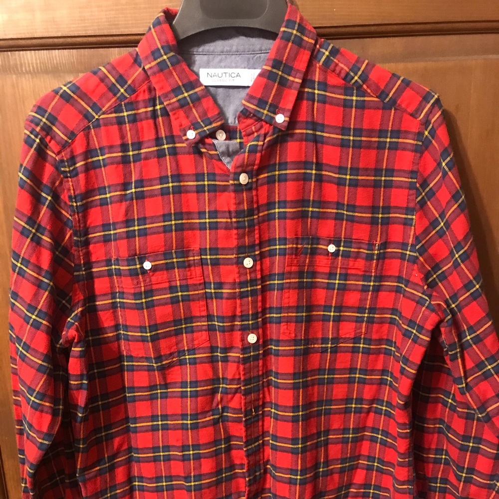 Men’s Nautica Button up medium